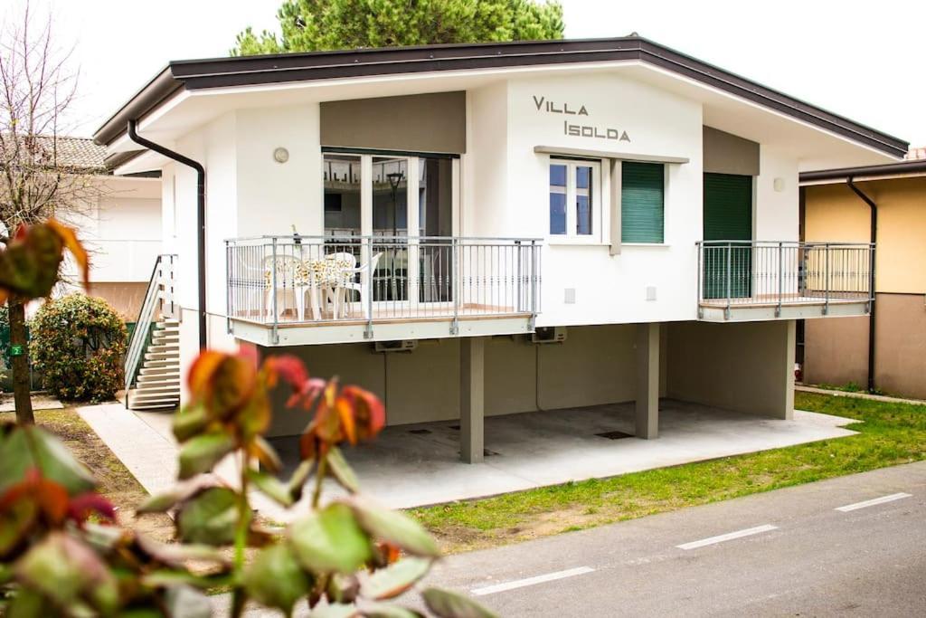 Isolda: Moderno Trilocale Appartamento